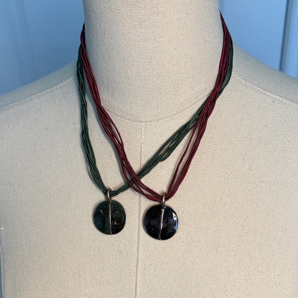 Set of 2 Multicolor Pendant Necklaces